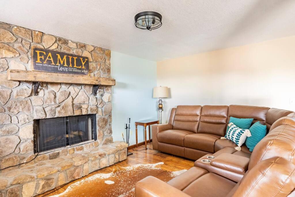 Red Rooster Family Cabin W/Hot Tub+Fire Pit+View Franklin Exterior foto